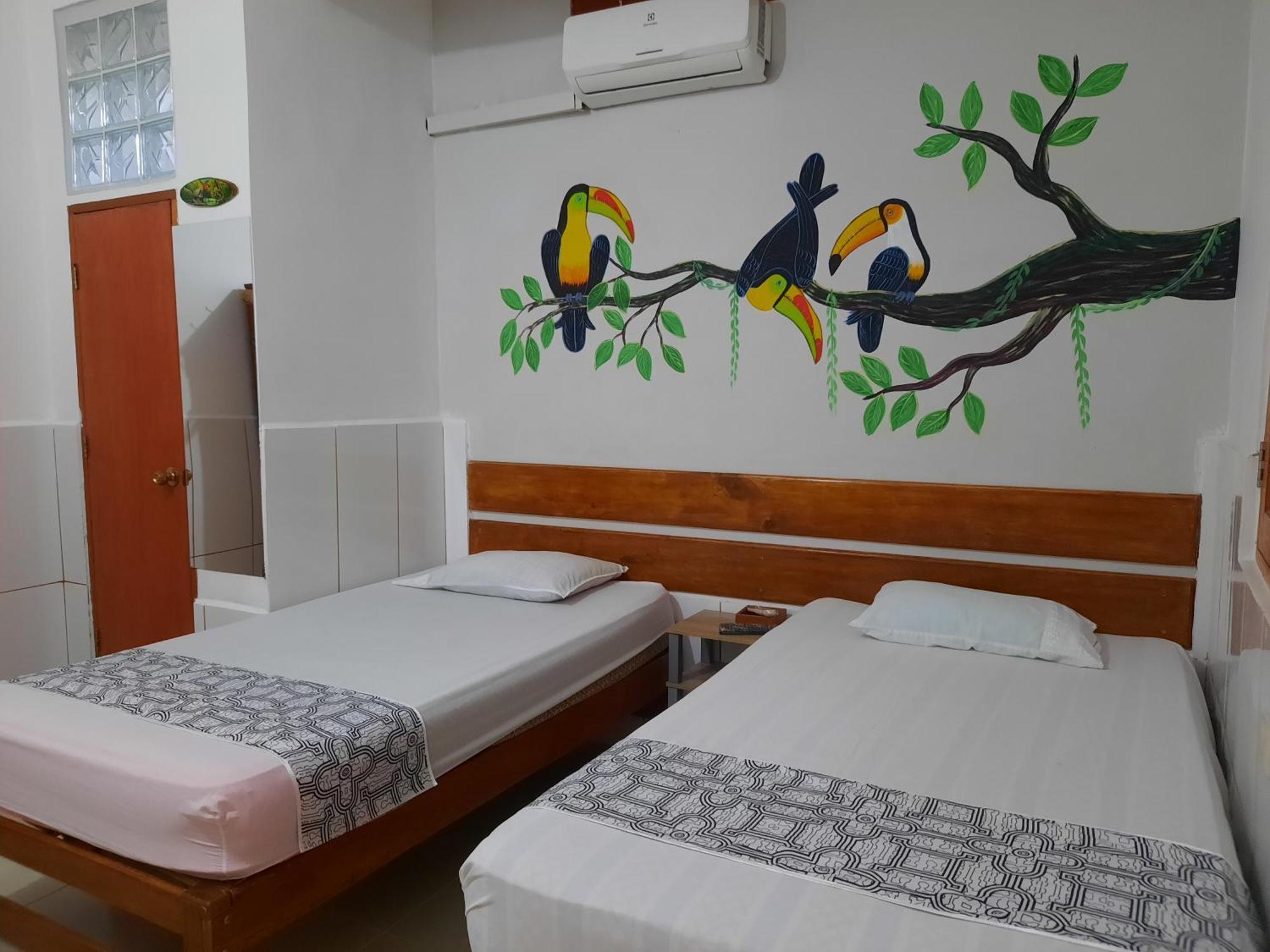 Amazon House Hostel Икитос Экстерьер фото