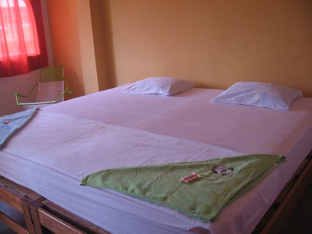 Amazon House Hostel Икитос Экстерьер фото