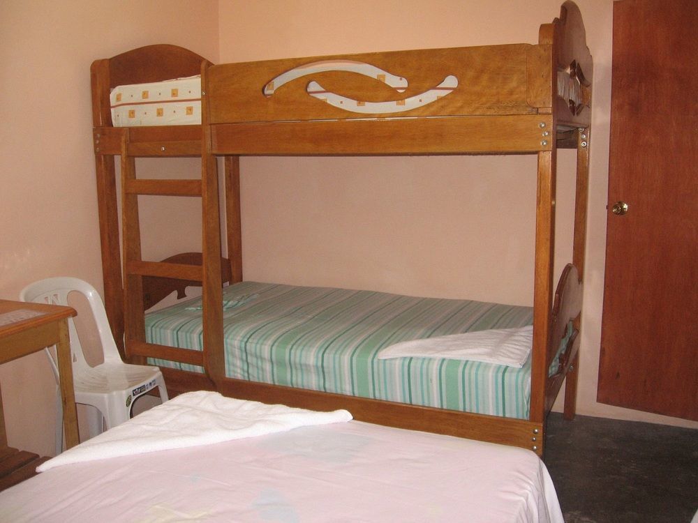 Amazon House Hostel Икитос Экстерьер фото