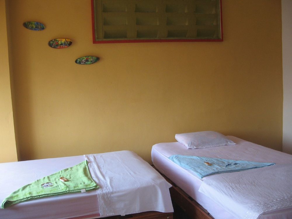 Amazon House Hostel Икитос Экстерьер фото