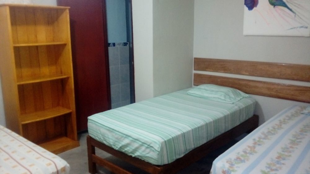 Amazon House Hostel Икитос Экстерьер фото