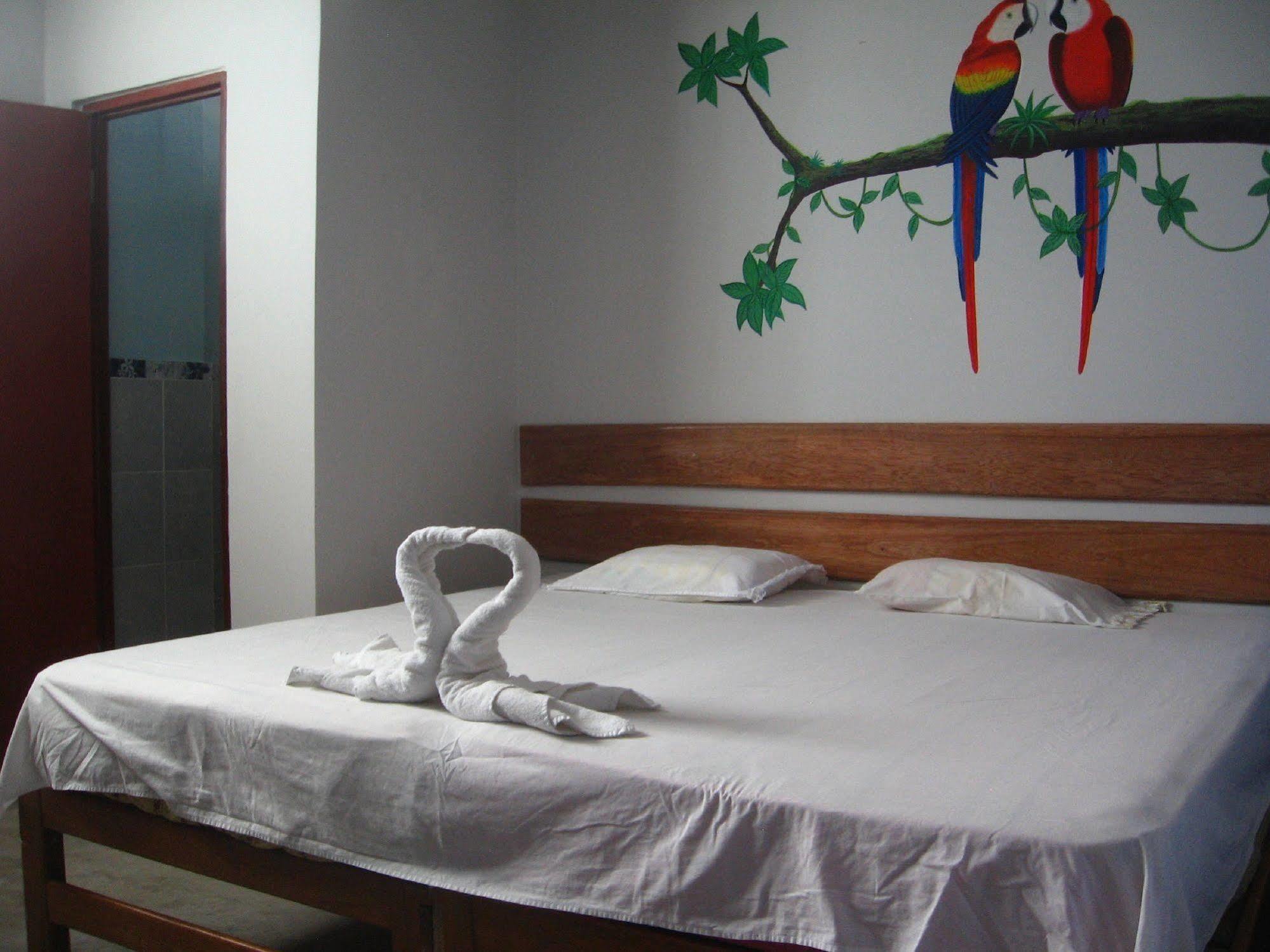 Amazon House Hostel Икитос Экстерьер фото